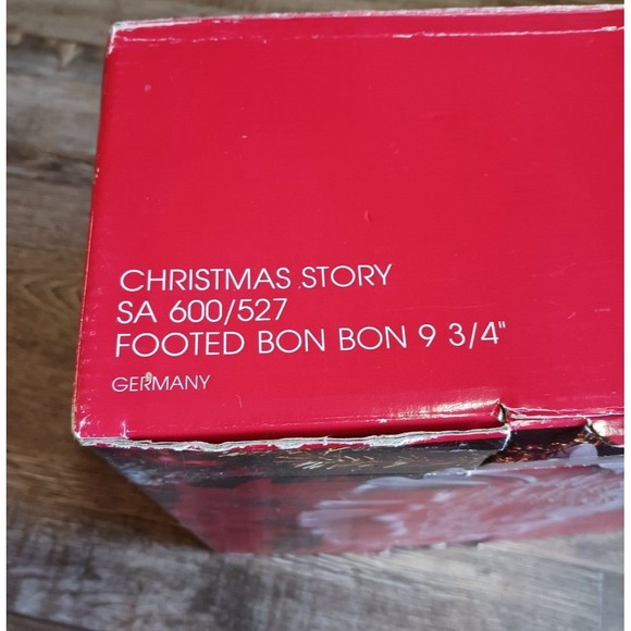 Mikasa Christmas Story Footed Bon Bon - Picture 6 of 9